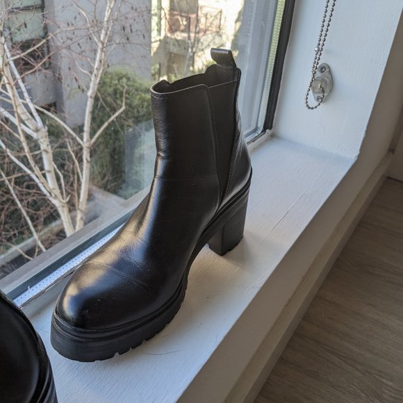 Jeffrey Campbell ESCOB Platform Chelsea Boots (Size: 8) - Picture 10 of 10